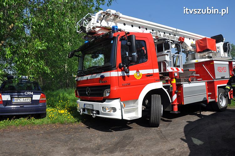 Pożar poddasza w domu jednorodzinnym w Szubinie, jedna osoba ewakuowana