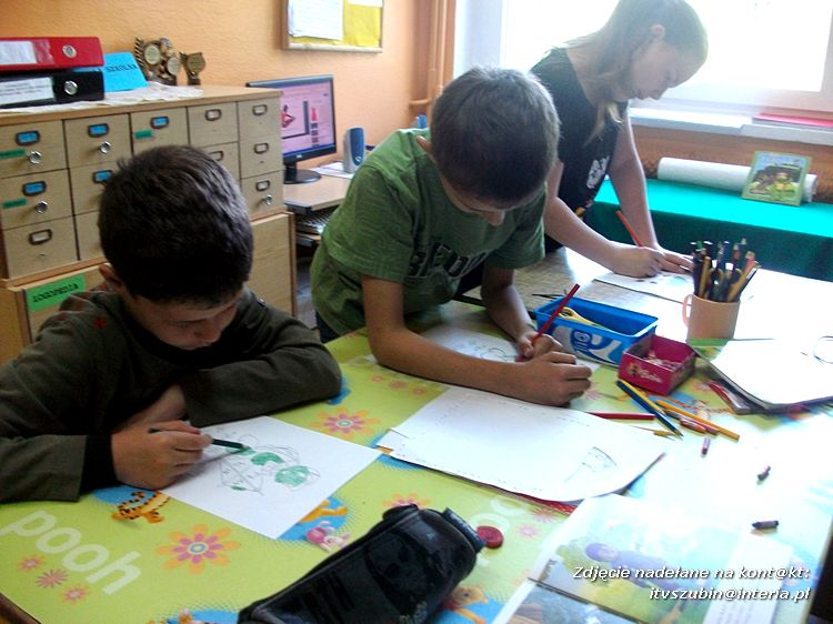 Majowe czytanie z Franklinem w Zespole Szkół w Kowalewie