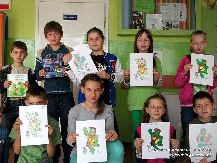 Majowe czytanie z Franklinem w Zespole Szkół w Kowalewie