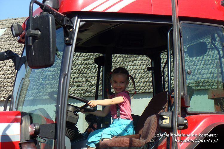 Pszczółki i Zuchy z wizytą w gospodarstwie rolnym