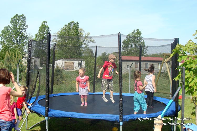 Pszczółki i Zuchy z wizytą w gospodarstwie rolnym