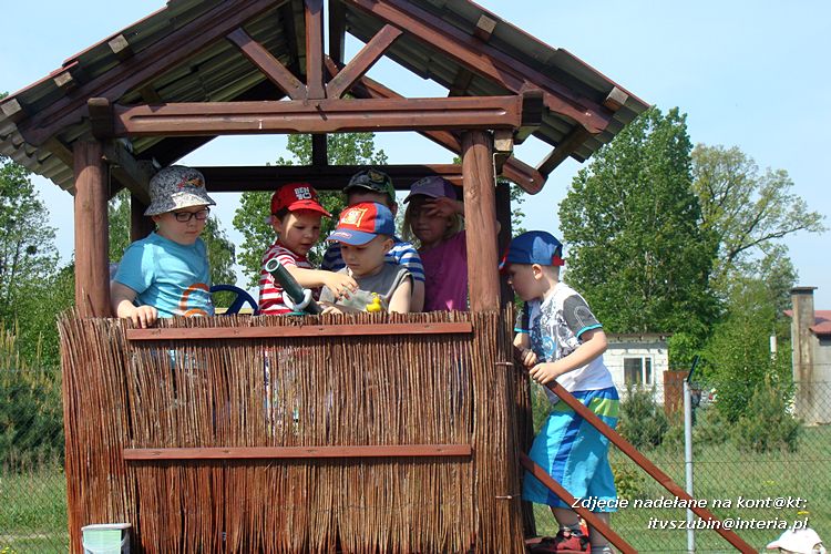Pszczółki i Zuchy z wizytą w gospodarstwie rolnym