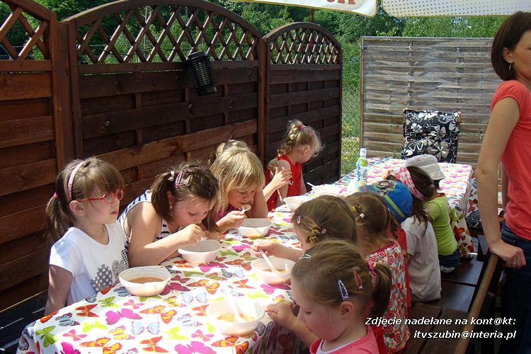 Pszczółki i Zuchy z wizytą w gospodarstwie rolnym