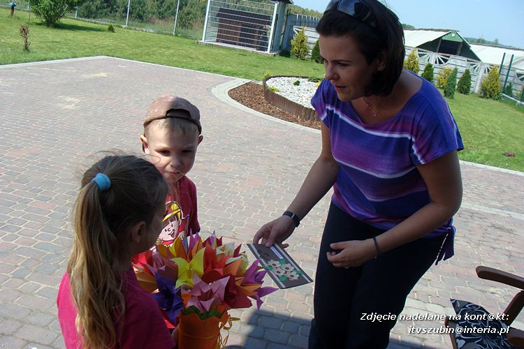 Pszczółki i Zuchy z wizytą w gospodarstwie rolnym