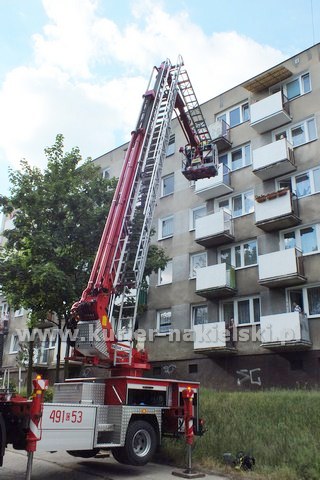 W mieszkaniu znaleziono martwą kobietę