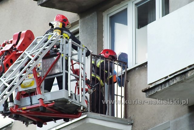 W mieszkaniu znaleziono martwą kobietę