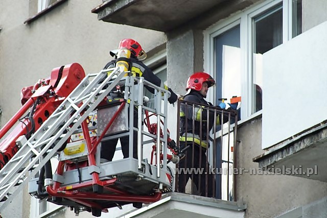 W mieszkaniu znaleziono martwą kobietę