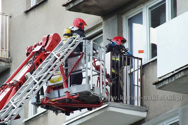 W mieszkaniu znaleziono martwą kobietę