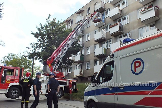 W mieszkaniu znaleziono martwą kobietę
