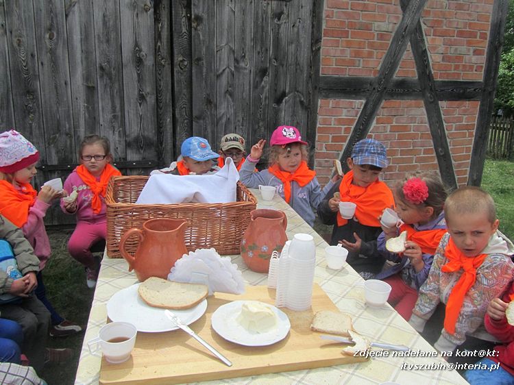 Przedszkolaki w Skansenie w Osieku