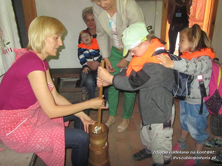 Przedszkolaki w Skansenie w Osieku