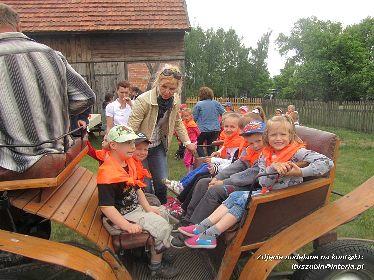 Przedszkolaki w Skansenie w Osieku