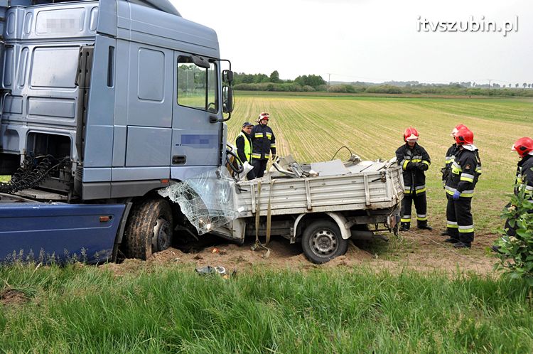 Dwie ofiary śmiertelne w wypadku na krajowej 5, trzecia walczy o życie
