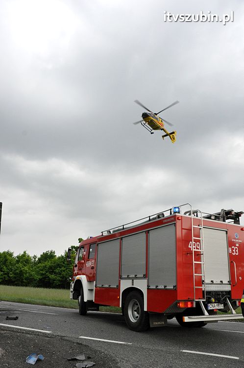 Dwie ofiary śmiertelne w wypadku na krajowej 5, trzecia walczy o życie