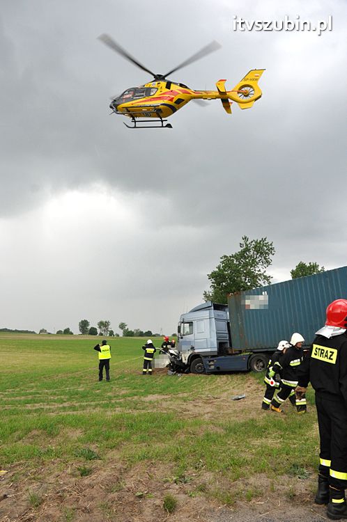 Dwie ofiary śmiertelne w wypadku na krajowej 5, trzecia walczy o życie