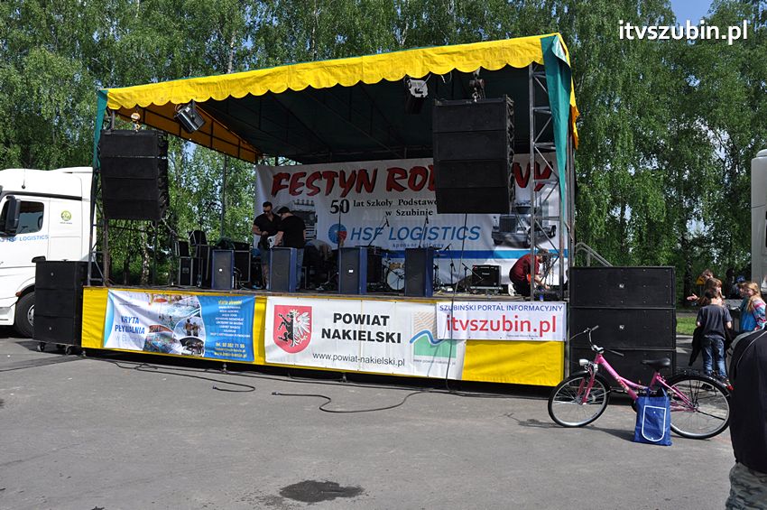 Koncert Zespołu Weekend i Adelibanda w Szubińskiej Dwójce