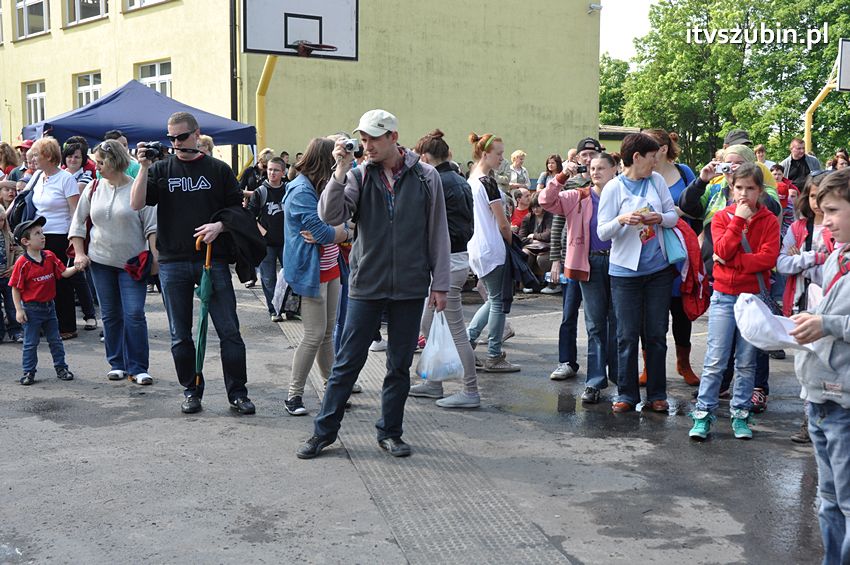 Koncert Zespołu Weekend i Adelibanda w Szubińskiej Dwójce