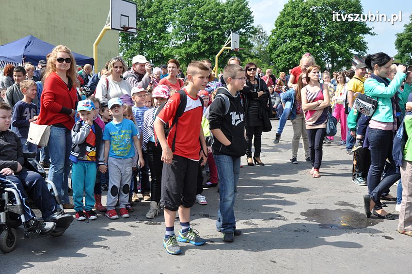 Koncert Zespołu Weekend i Adelibanda w Szubińskiej Dwójce