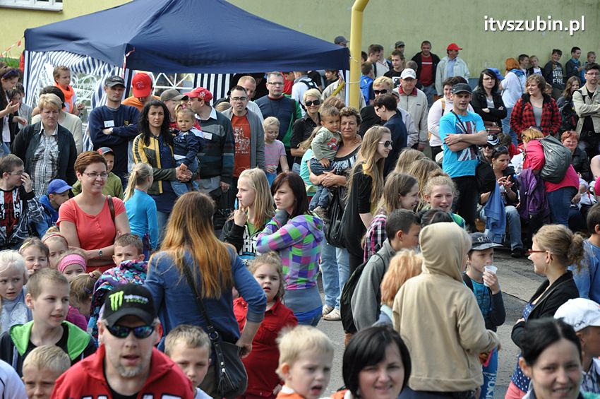 Koncert Zespołu Weekend i Adelibanda w Szubińskiej Dwójce