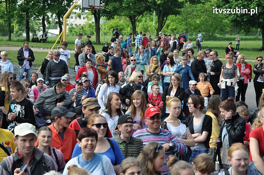Koncert Zespołu Weekend i Adelibanda w Szubińskiej Dwójce