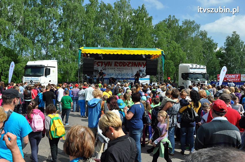 Koncert Zespołu Weekend i Adelibanda w Szubińskiej Dwójce