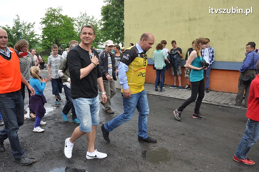 Koncert Zespołu Weekend i Adelibanda w Szubińskiej Dwójce