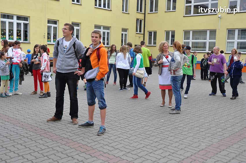 Koncert Zespołu Weekend i Adelibanda w Szubińskiej Dwójce