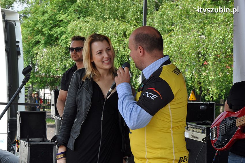 Koncert Zespołu Weekend i Adelibanda w Szubińskiej Dwójce