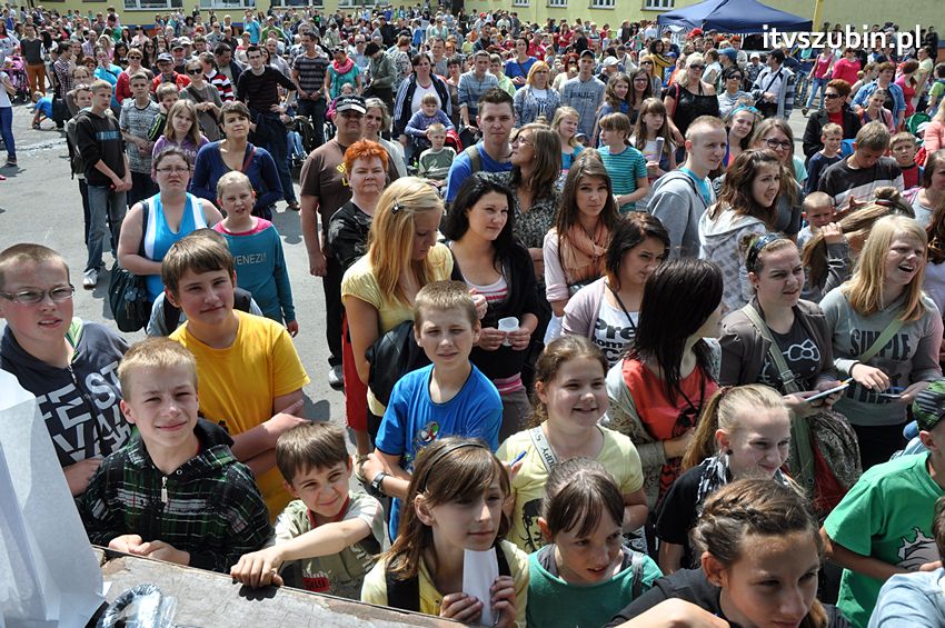 Koncert Zespołu Weekend i Adelibanda w Szubińskiej Dwójce