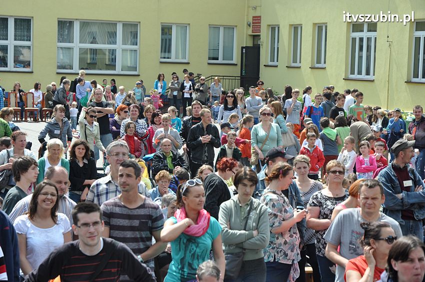 Koncert Zespołu Weekend i Adelibanda w Szubińskiej Dwójce