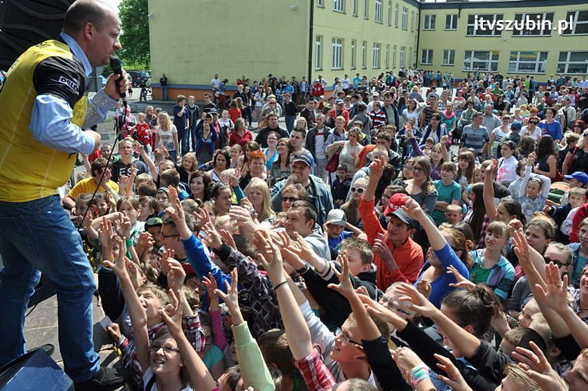 Koncert Zespołu Weekend i Adelibanda w Szubińskiej Dwójce