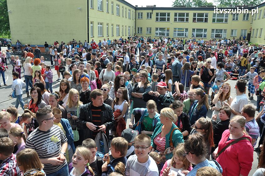 Koncert Zespołu Weekend i Adelibanda w Szubińskiej Dwójce