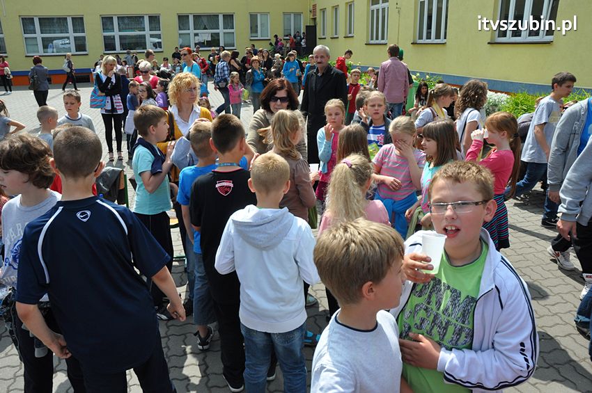 Koncert Zespołu Weekend i Adelibanda w Szubińskiej Dwójce