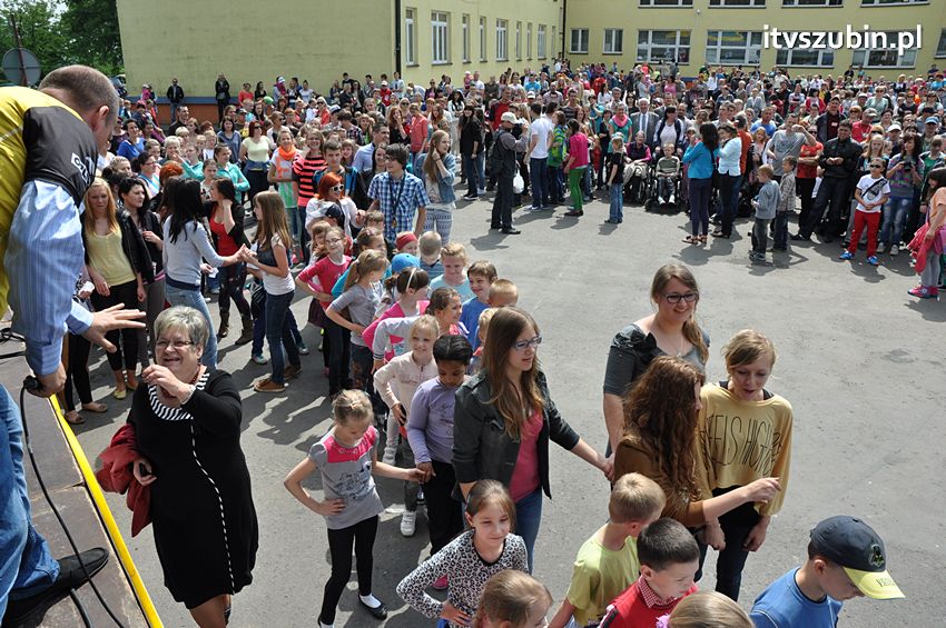 Koncert Zespołu Weekend i Adelibanda w Szubińskiej Dwójce