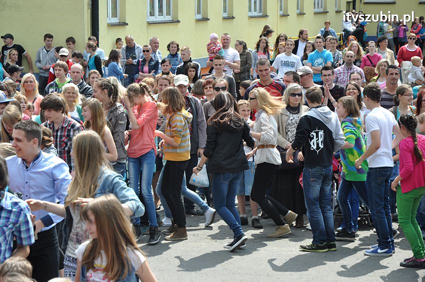 Koncert Zespołu Weekend i Adelibanda w Szubińskiej Dwójce
