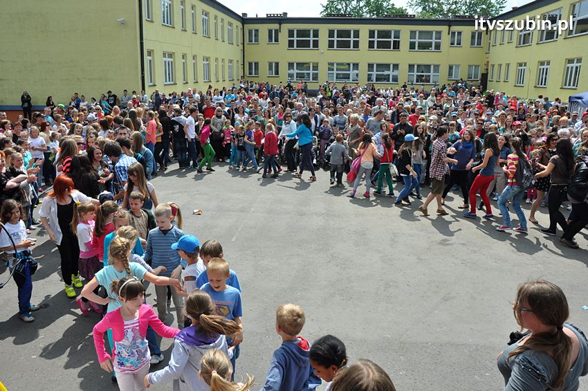 Koncert Zespołu Weekend i Adelibanda w Szubińskiej Dwójce