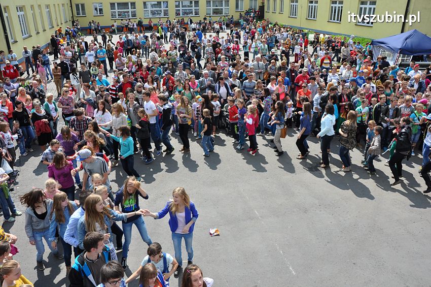 Koncert Zespołu Weekend i Adelibanda w Szubińskiej Dwójce