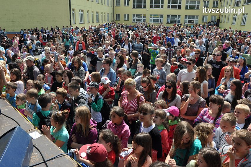 Koncert Zespołu Weekend i Adelibanda w Szubińskiej Dwójce