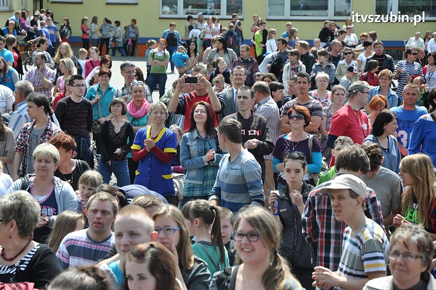 Koncert Zespołu Weekend i Adelibanda w Szubińskiej Dwójce