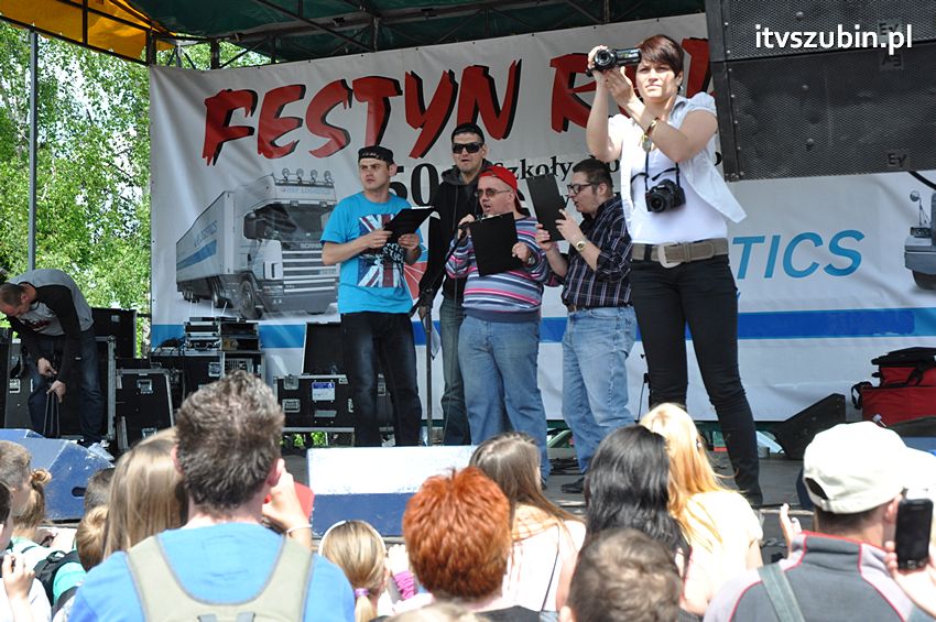 Koncert Zespołu Weekend i Adelibanda w Szubińskiej Dwójce