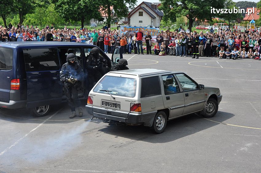 Koncert Zespołu Weekend i Adelibanda w Szubińskiej Dwójce