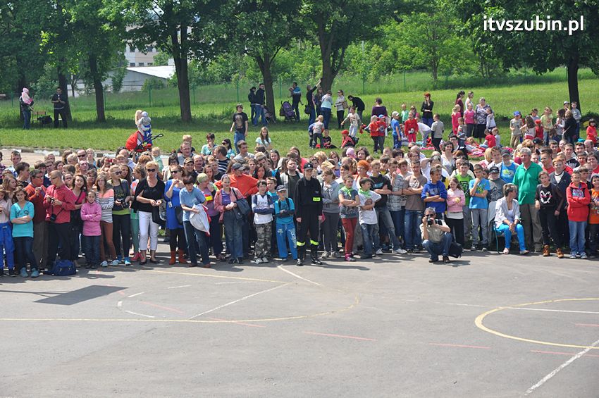 Koncert Zespołu Weekend i Adelibanda w Szubińskiej Dwójce