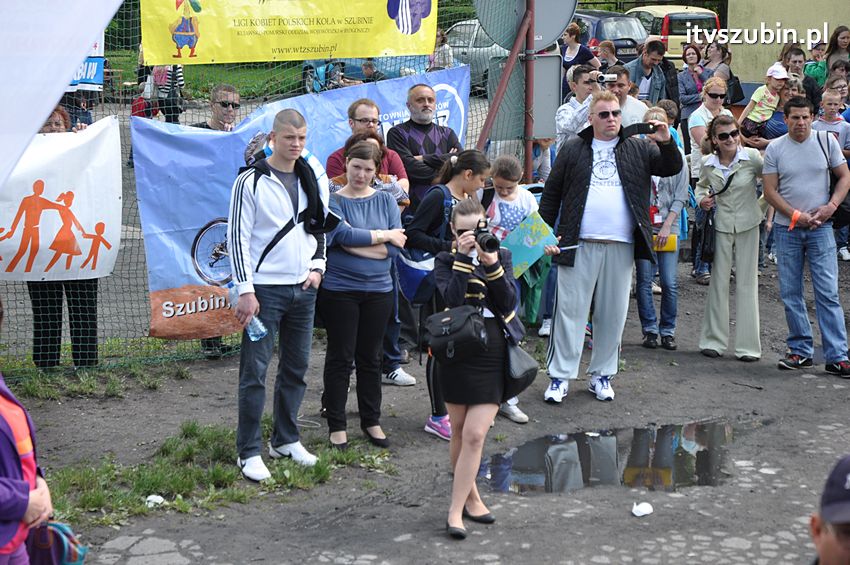 Koncert Zespołu Weekend i Adelibanda w Szubińskiej Dwójce