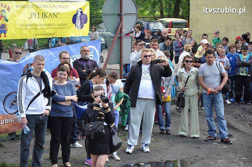 Koncert Zespołu Weekend i Adelibanda w Szubińskiej Dwójce