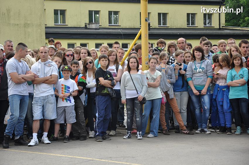 Koncert Zespołu Weekend i Adelibanda w Szubińskiej Dwójce