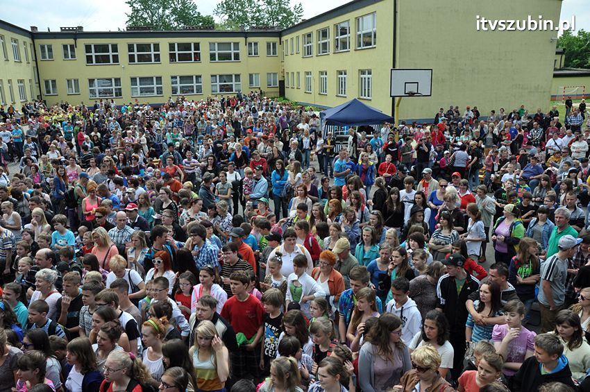 Koncert Zespołu Weekend i Adelibanda w Szubińskiej Dwójce