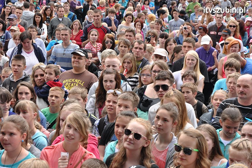 Koncert Zespołu Weekend i Adelibanda w Szubińskiej Dwójce
