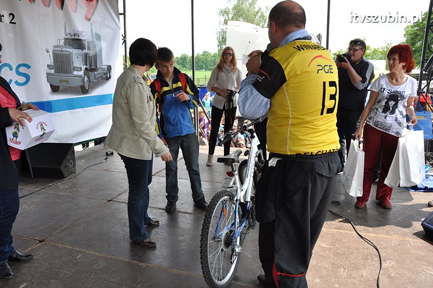 Koncert Zespołu Weekend i Adelibanda w Szubińskiej Dwójce