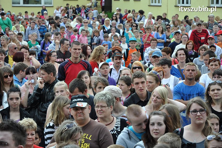 Koncert Zespołu Weekend i Adelibanda w Szubińskiej Dwójce