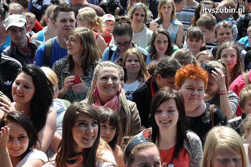 Koncert Zespołu Weekend i Adelibanda w Szubińskiej Dwójce